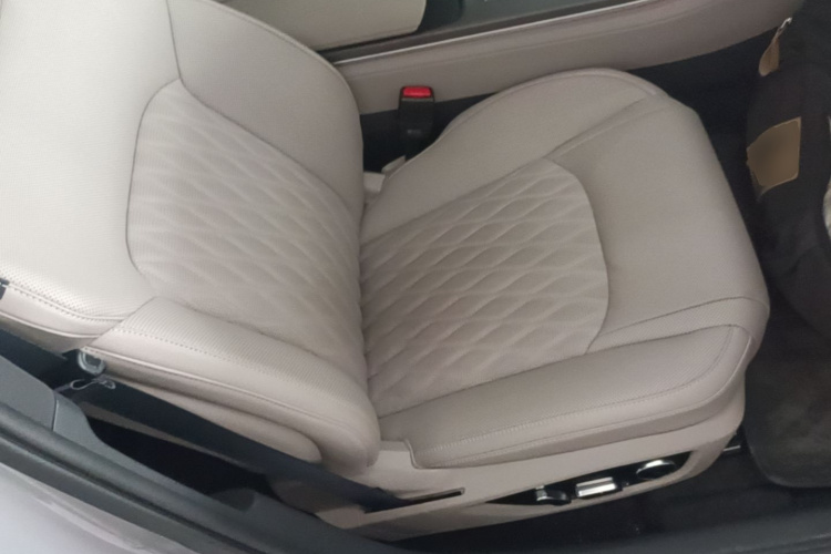 BYD Han 2025 car image #24