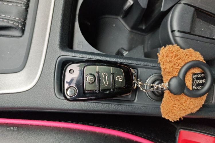 Audi Q3 2021 car image #10