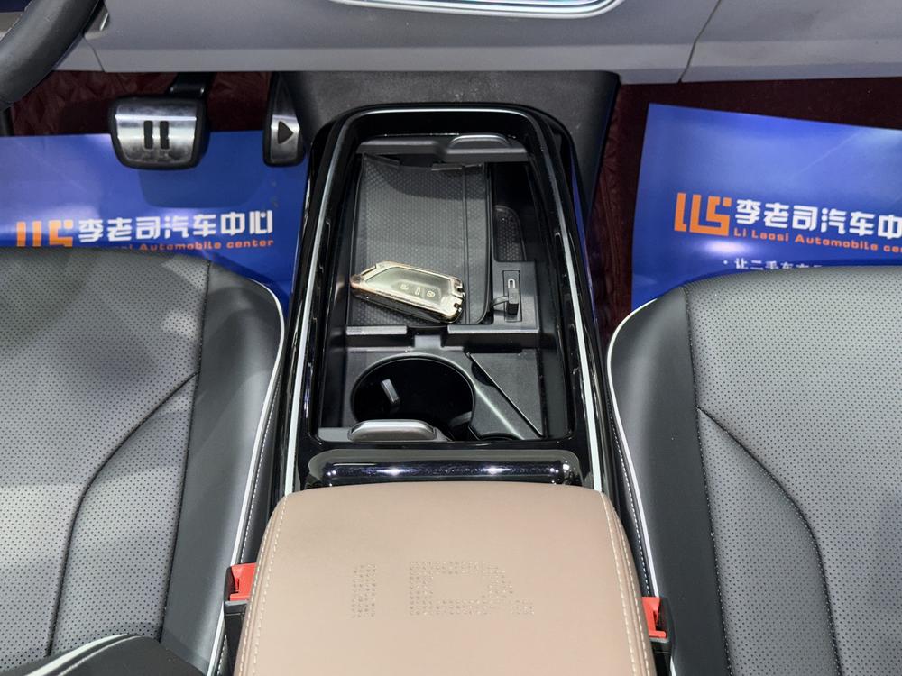 Volkswagen ID.6 X 2022 car image #28
