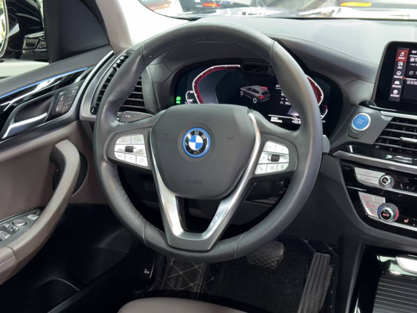 BMW iX3 2021 car image #10