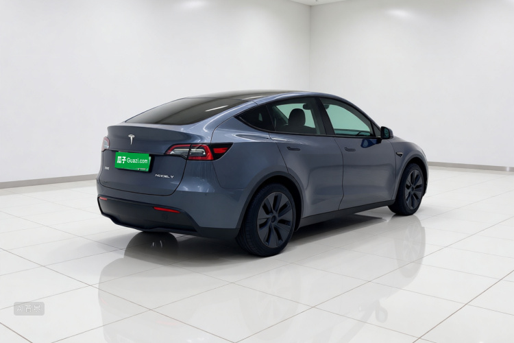 Tesla Model Y 2024 #7 Tesla Model Y 2024 car image #7