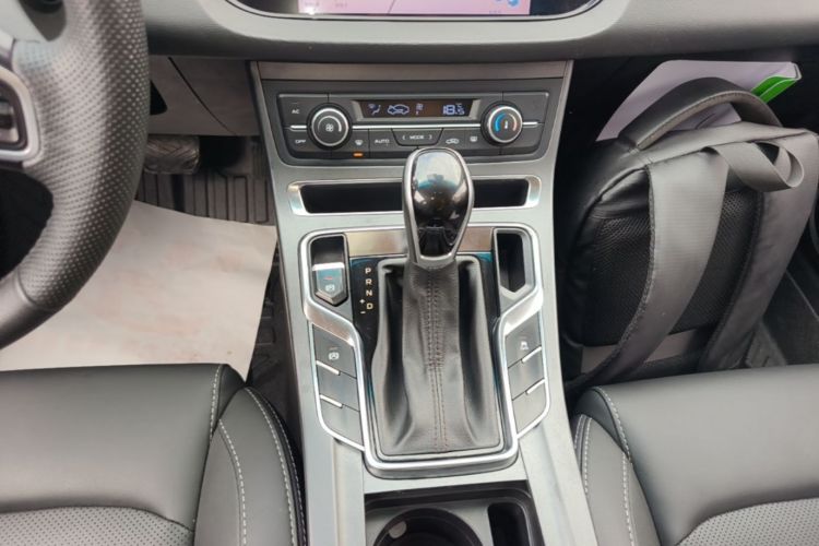 GEELY Emgrand 2019 car image #14