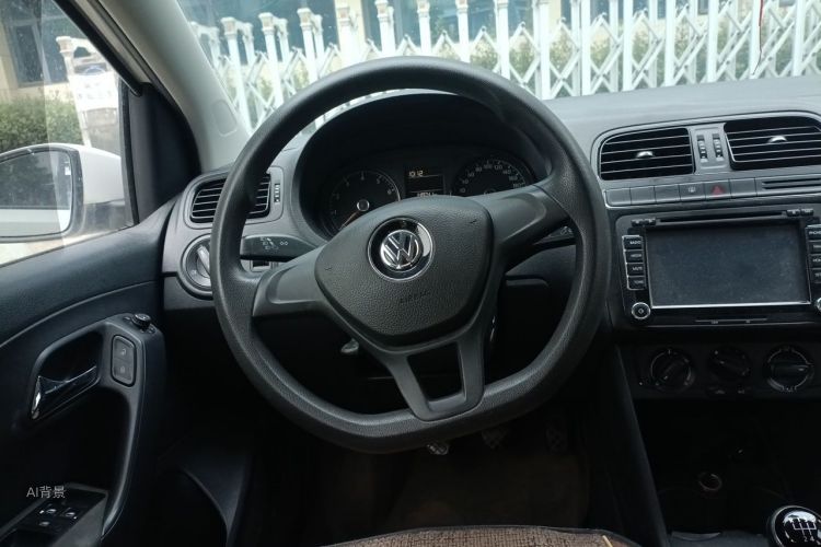Volkswagen Polo 2015 #12 Volkswagen Polo 2015 car image #12