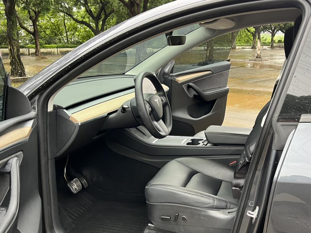 Tesla Model Y 2022 #25 Tesla Model Y 2022 car image #25