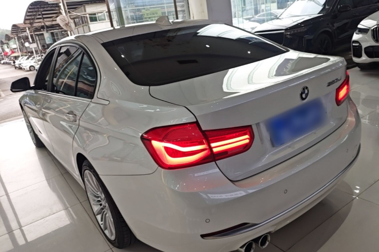 BMW 3 Series 2018 car image #5