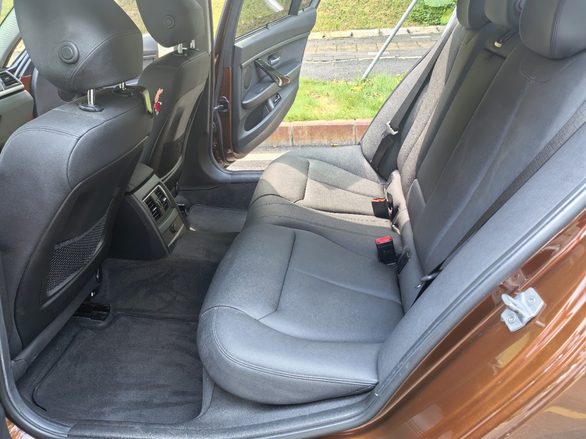 BMW 3 Series 2017 #8 BMW 3 Series 2017 car image #8