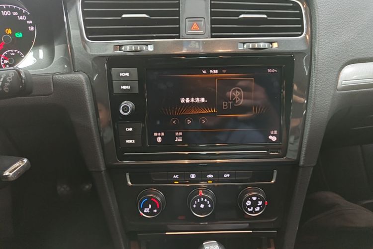 Volkswagen Golf 2019 car image #13