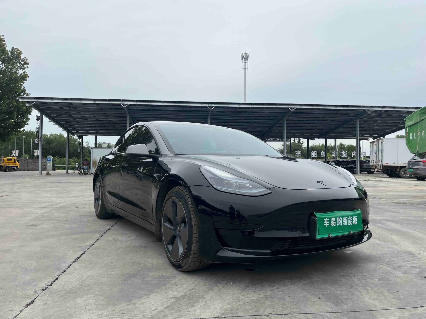 Tesla Model 3 2023 car image #3