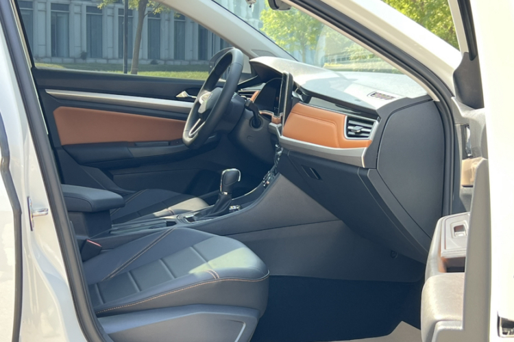 Volkswagen Bora 2024 car image #24