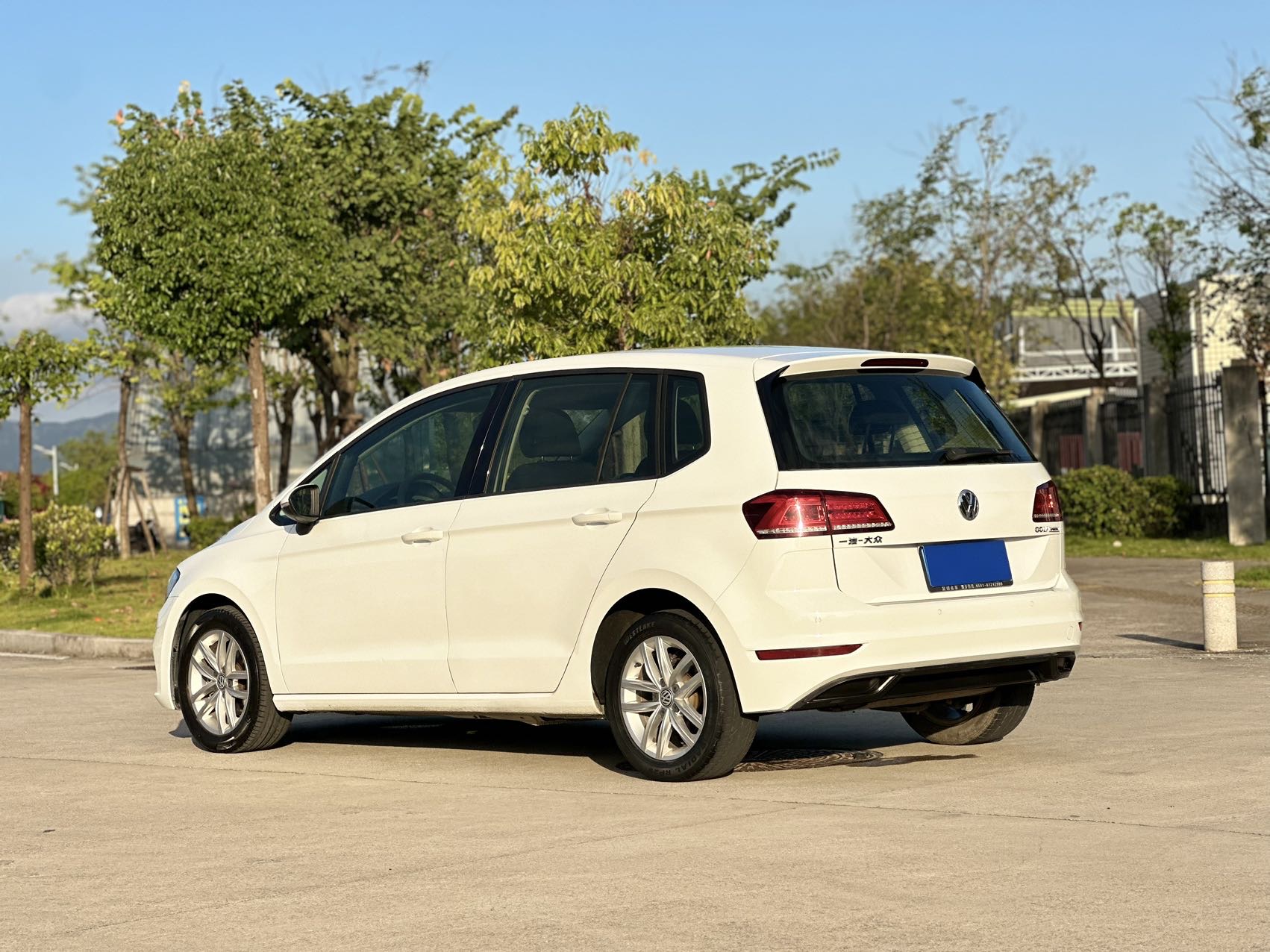 Volkswagen Golf Sportsvan 2019 #6 Volkswagen Golf Sportsvan 2019 car image #6