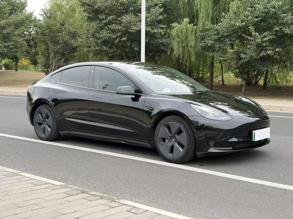 Tesla Model 3 2023 car image #3