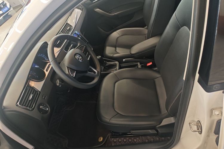 Skoda Rapid 2021 car image #15