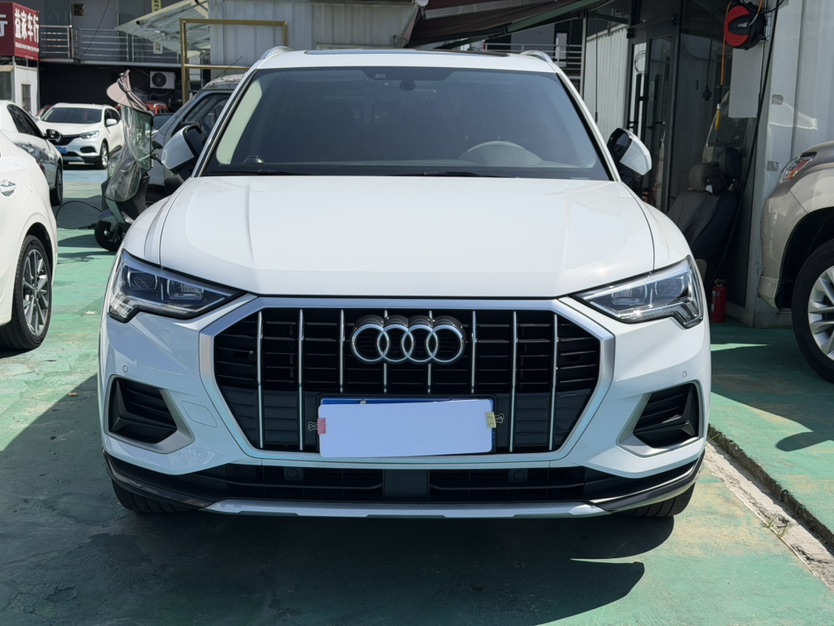 Audi Q3 2021 car image #4