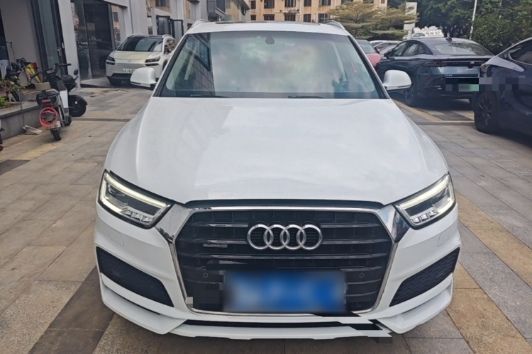Audi Q3 2018 car image #3