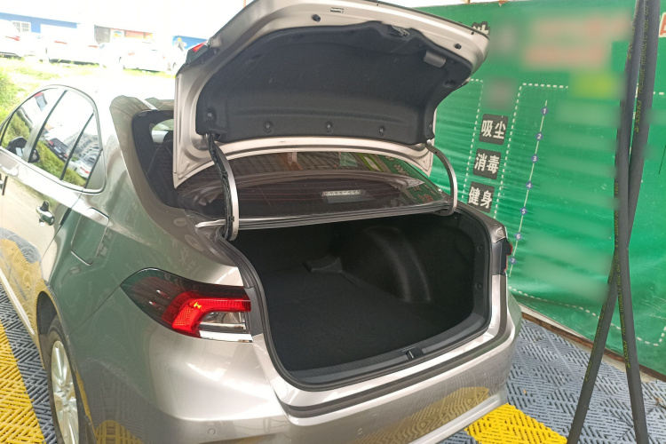 Toyota Corolla 2019 immagine di auto #19