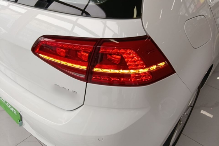 Volkswagen Golf 2016 car image #8