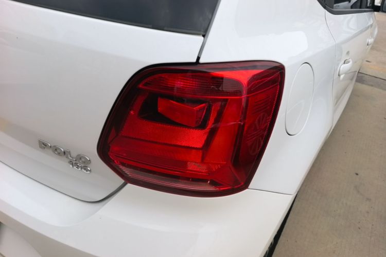 Volkswagen Polo 2019 car image #8