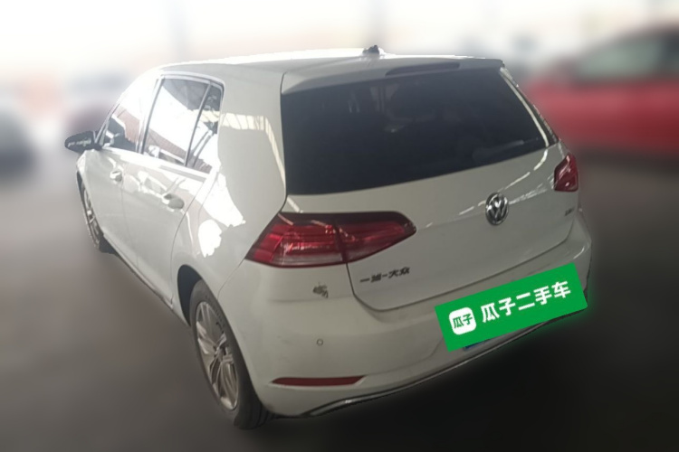 Volkswagen Golf 2019 car image #5