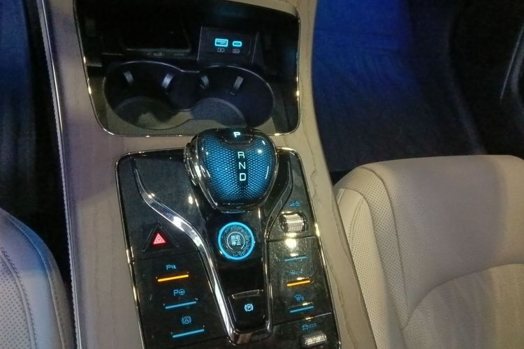 BYD Han 2024 car image #14