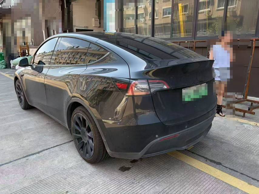 Tesla Model Y 2021 car image #4