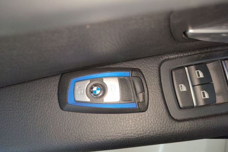 BMW 3 Series 2016 imagen de coche #14