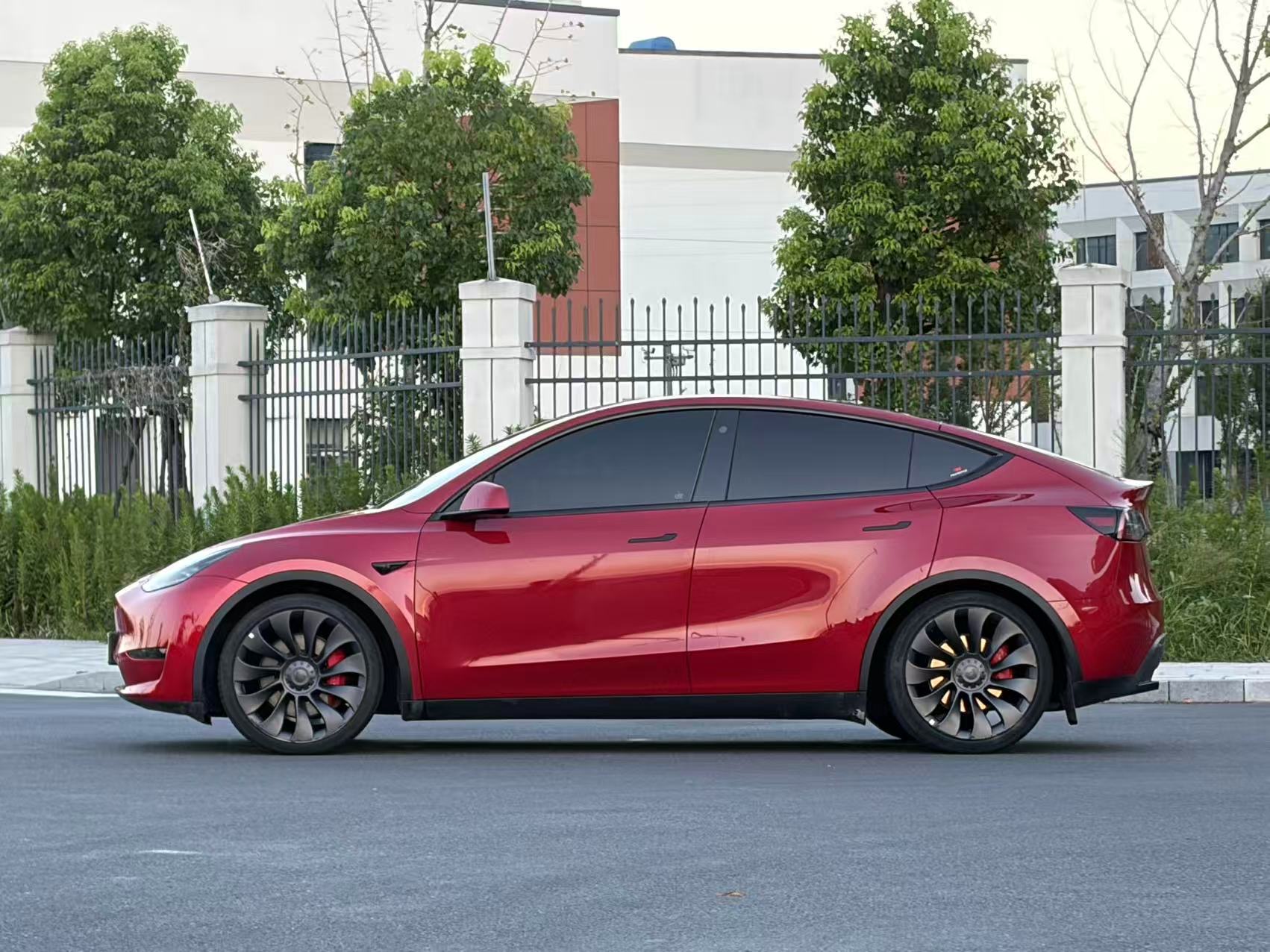 Tesla Model Y 2022 car image #3
