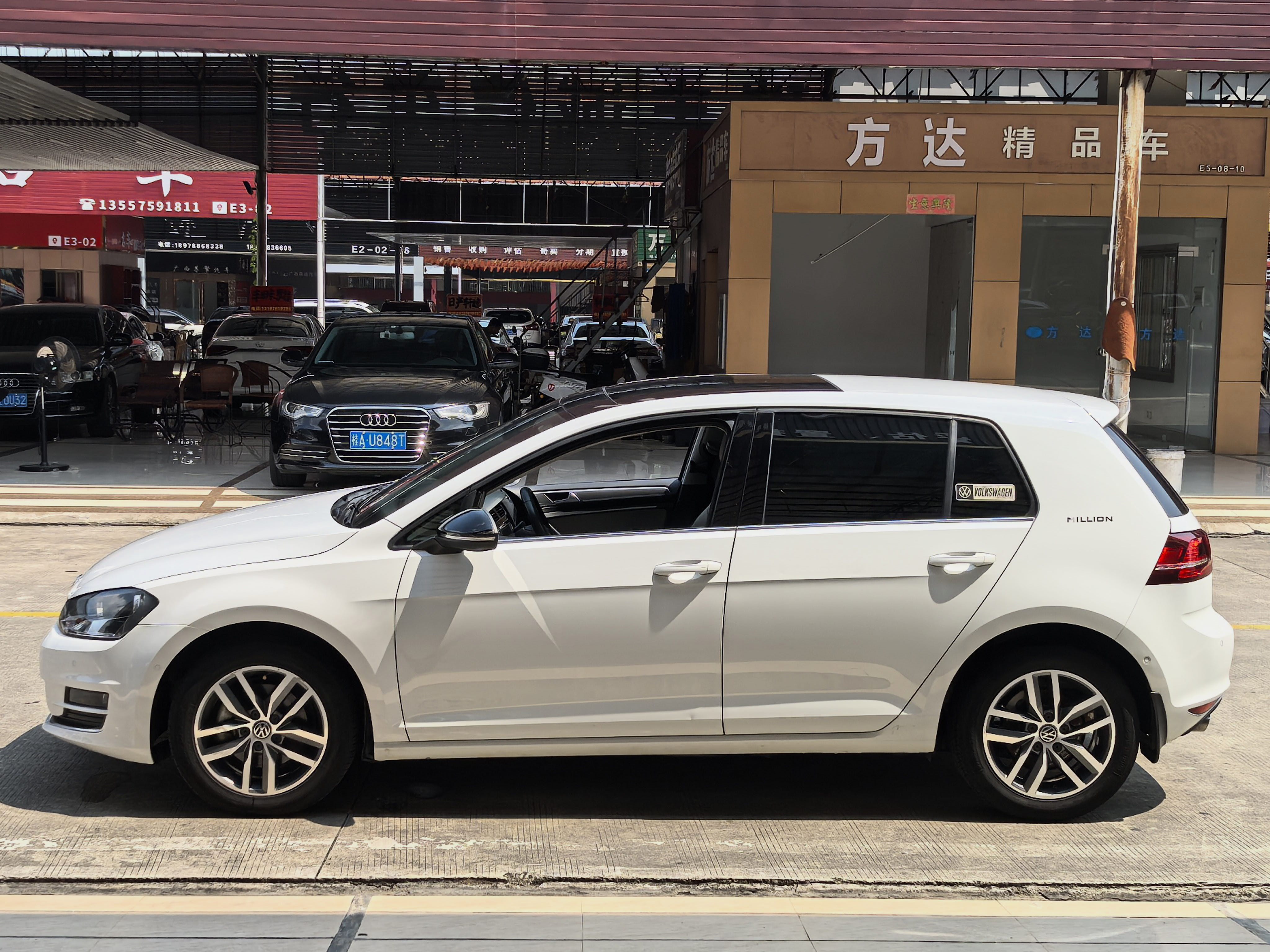 Volkswagen Golf 2017 car image #3