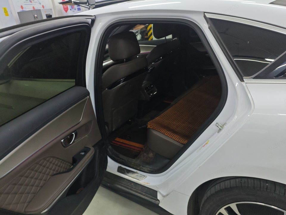 BYD Han 2024 car image #6