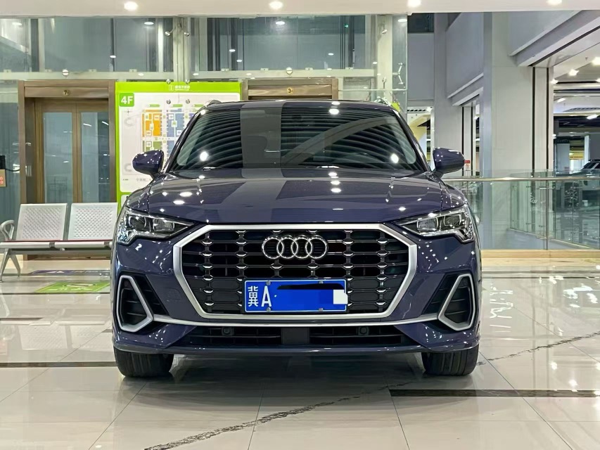 Audi Q3 2022 car image #2