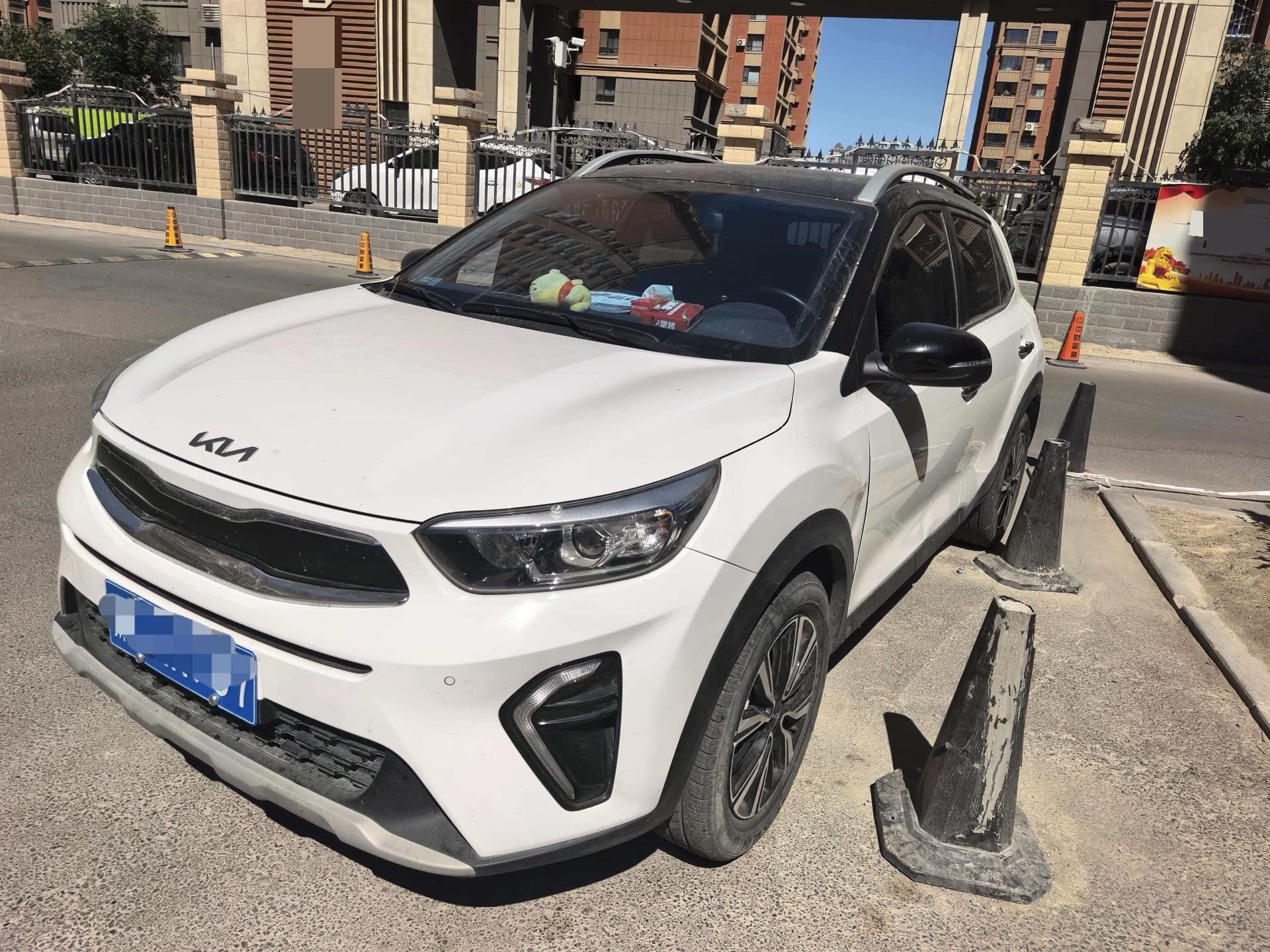 Kia KX1 2022 car image 