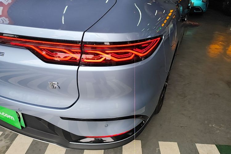 BYD Han 2023 car image #8