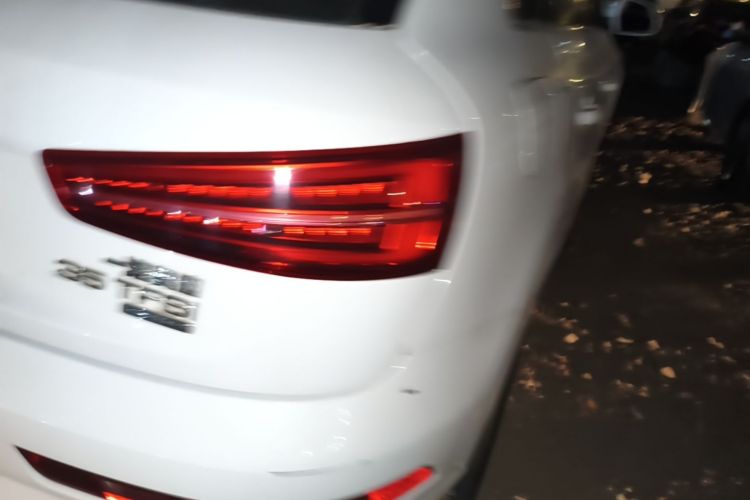 Audi Q3 2018 immagine di auto #8