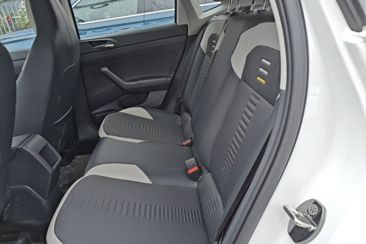 Volkswagen Polo 2021 car image #17