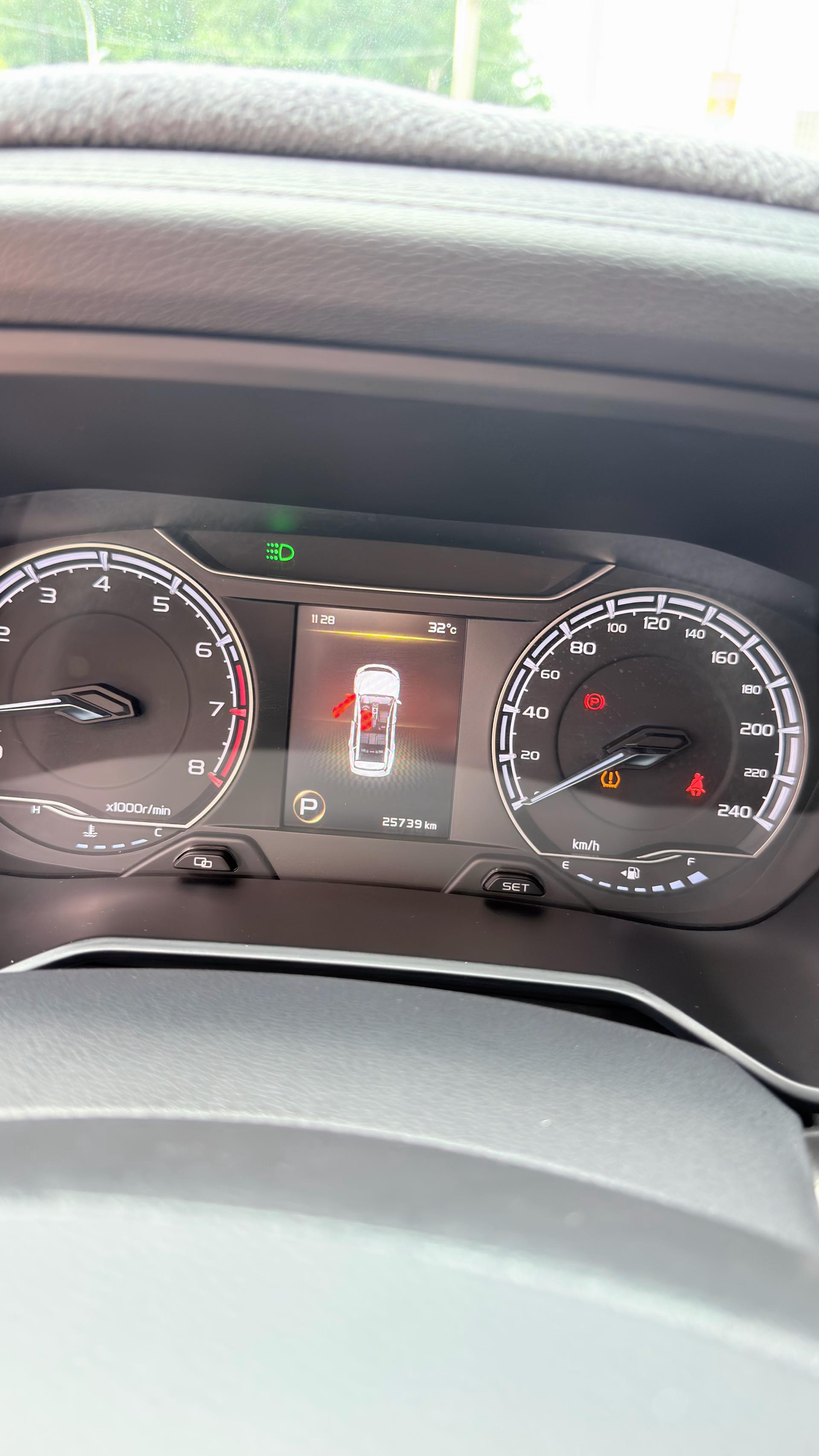 GEELY Vision X6 2022 صورة سيارة #9