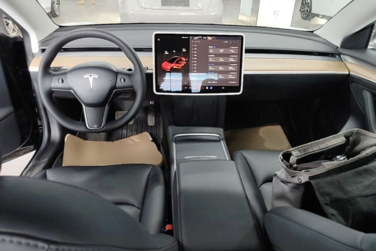 Tesla Model 3 2023 car image #10