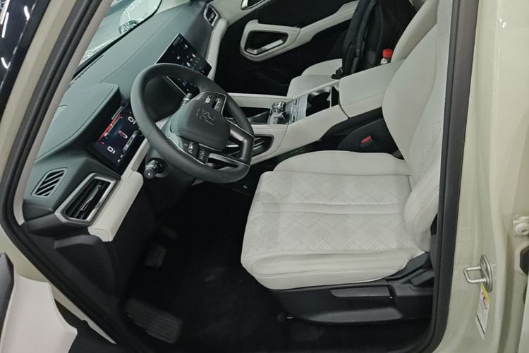 BYD YuanUP 2024 car image #15