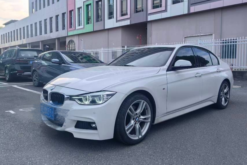 BMW 3 Series 2019 car image 