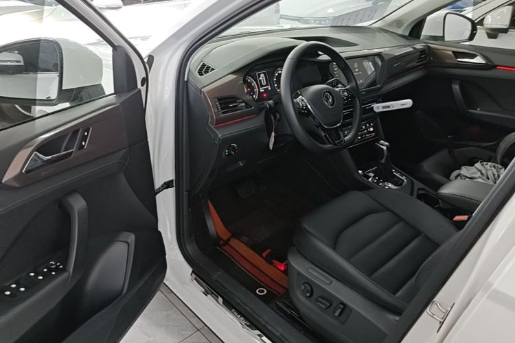 Volkswagen Tharu 2021 car image #16