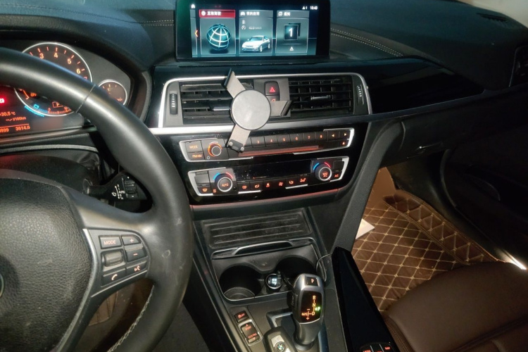 BMW 3 Series 2018 #17 BMW 3 Series 2018 car image #17