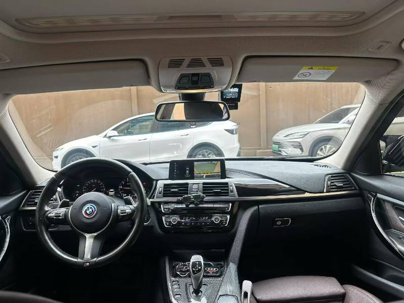 BMW 3 Series 2018 #4 BMW 3 Series 2018 car image #4