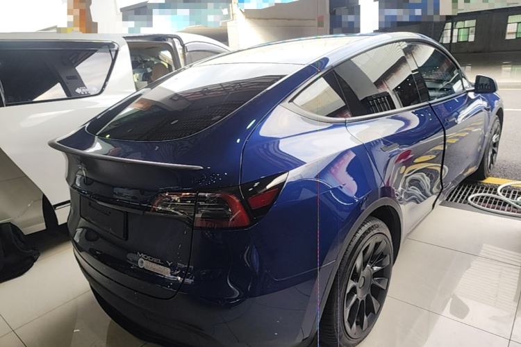Tesla Model Y 2022 #7 Tesla Model Y 2022 car image #7