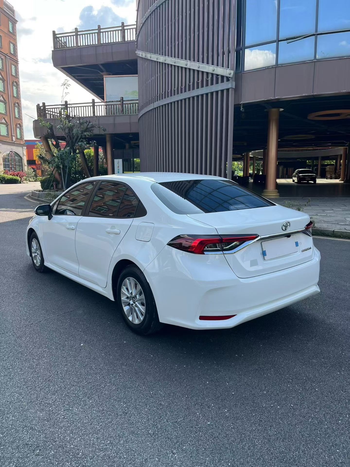 Toyota Corolla 2023 image de voiture #4