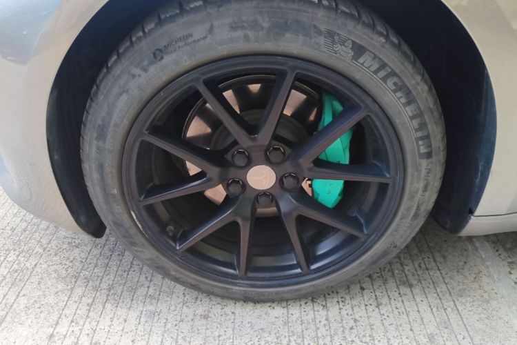 Tesla Model 3 2023 car image #9