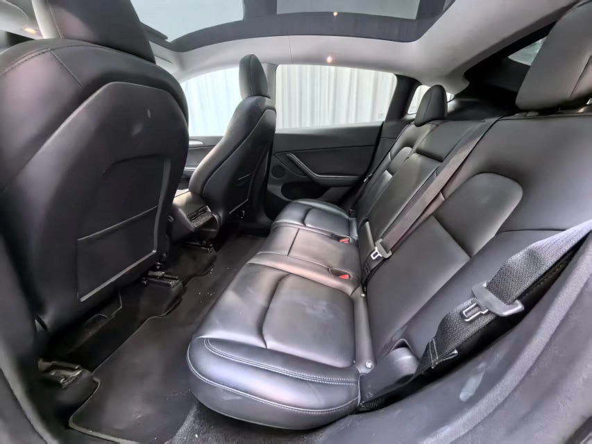 Tesla Model Y 2024 #5 Tesla Model Y 2024 car image #5