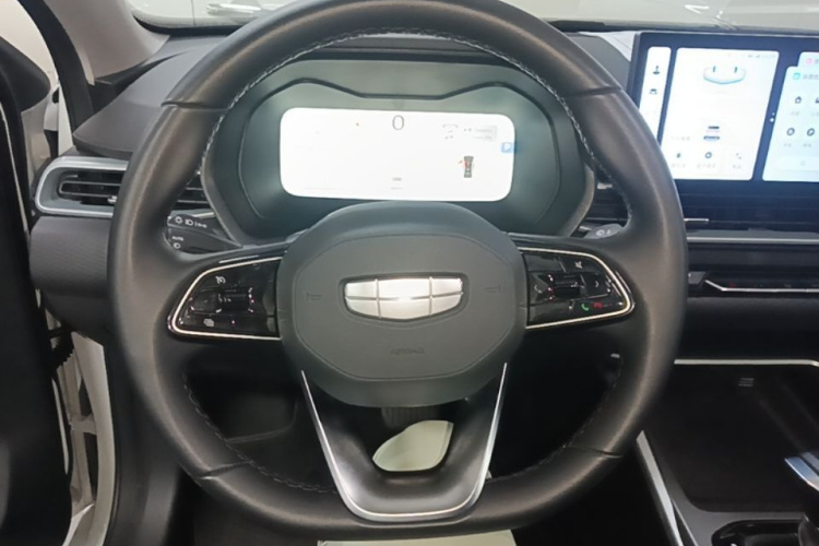 GEELY Emgrand 2025 #11 GEELY Emgrand 2025 car image #11
