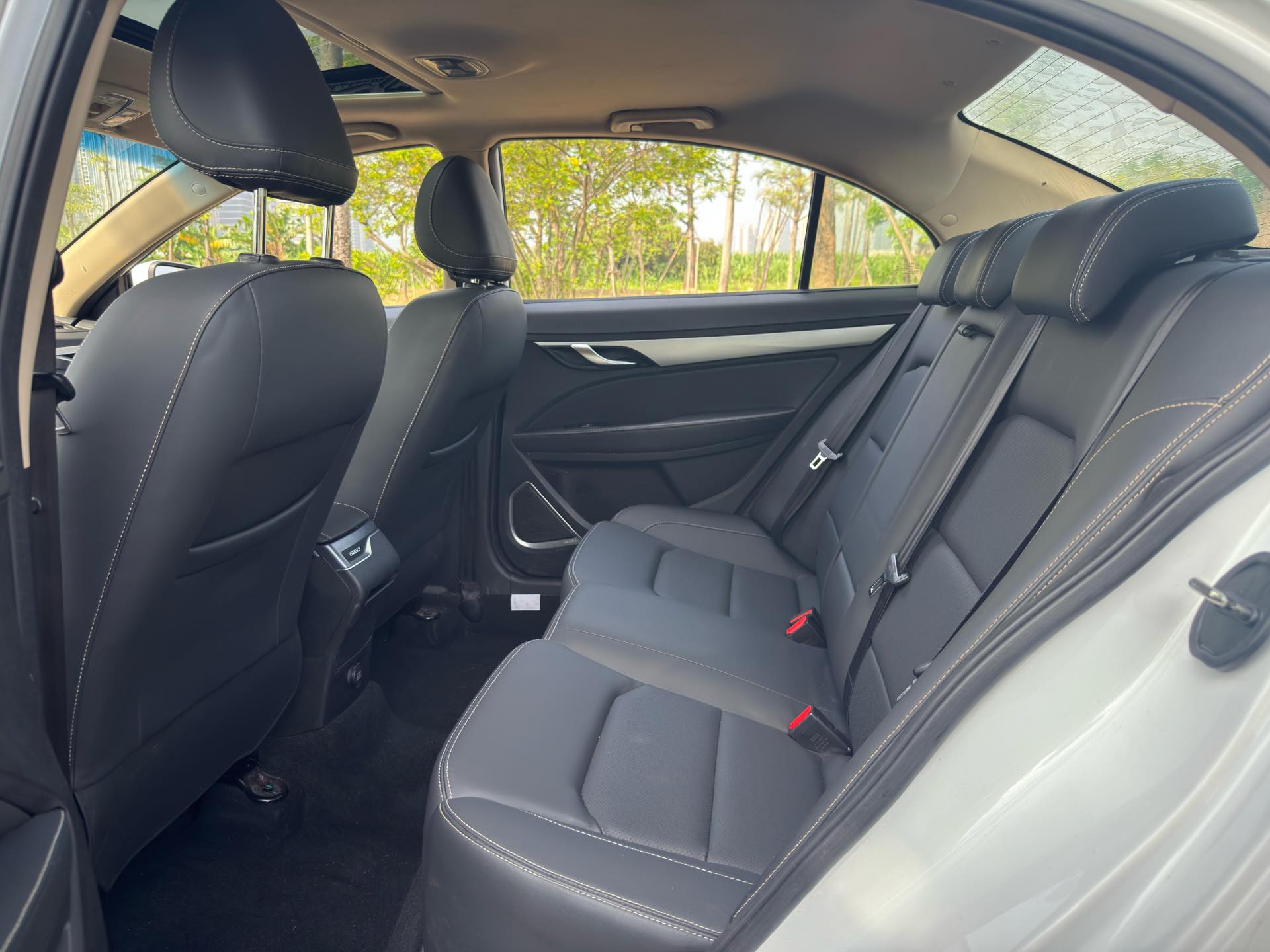 GEELY Emgrand 2019 car image #6