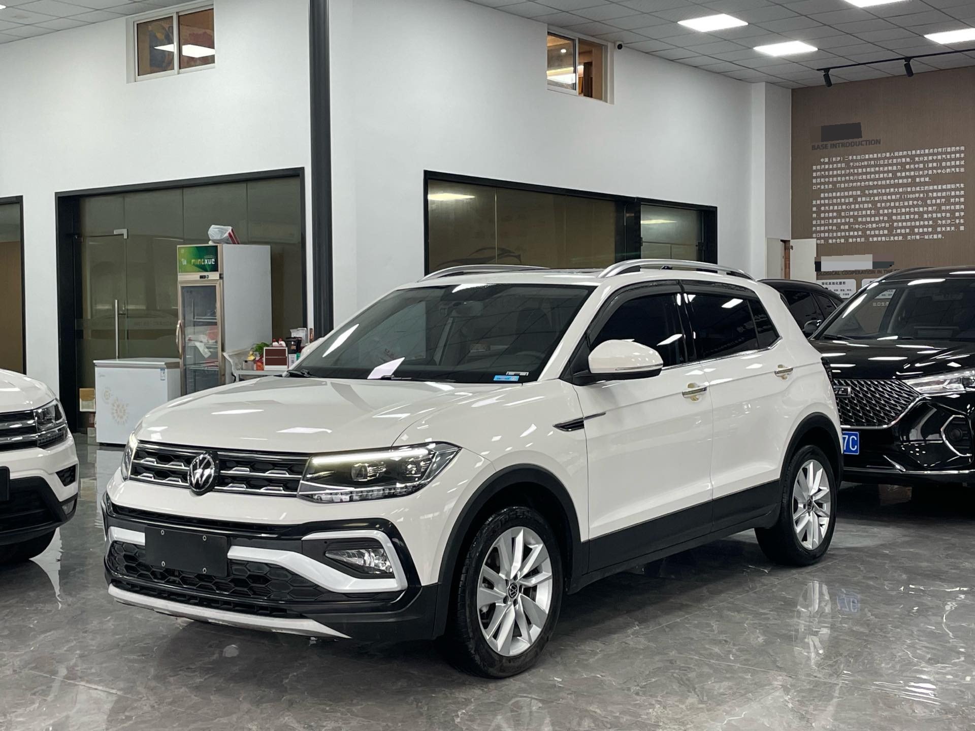 Volkswagen T-Cross 2022 car image 