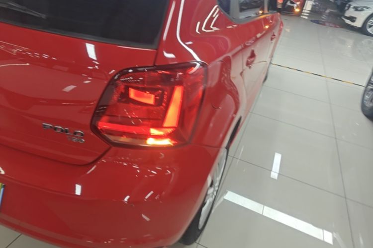 Volkswagen Polo 2017 car image #8