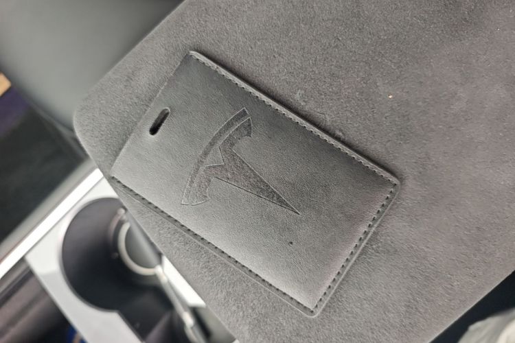 Tesla Model Y 2022 car image #9