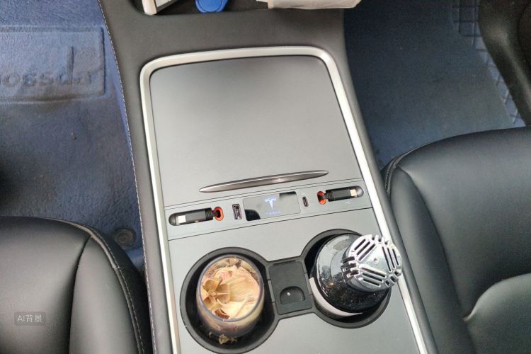 Tesla Model Y 2023 #16 Tesla Model Y 2023 car image #16